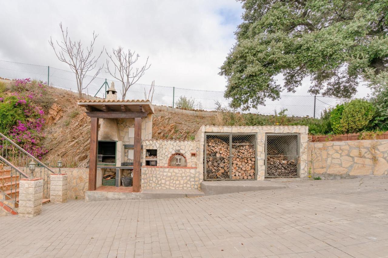 Cortijo La Encina Vila Sayalonga Exterior foto